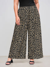 Woven Mid Rise Elastic Waist Leopard Pocket Wide Leg Trousers Curve & Plus