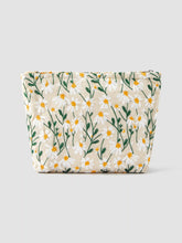 DAISY EMBROIDERED MAKEUP BAG