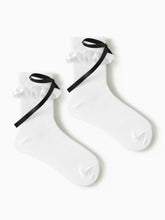 BOW & RUFFLE CREW SOCKS