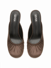 ROUND TOE PLEATED KITTEN HEELS