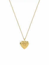 HAERT SHAPED LETTERS PENDANT NECKLACE