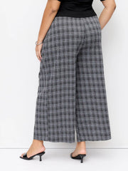 Mid Rise Plaid Pleated Wide Leg Trousers Curve & Plus