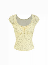 Ditsy Floral Scoop Neckline Knotted Short Sleeve Tee