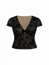 Lace Floral V-neck Top Curve & Plus