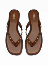 STUDDED FLIP-FLOP SLIPPERS