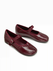 BUCKET SPLIT TOE MARY JANE FLATS