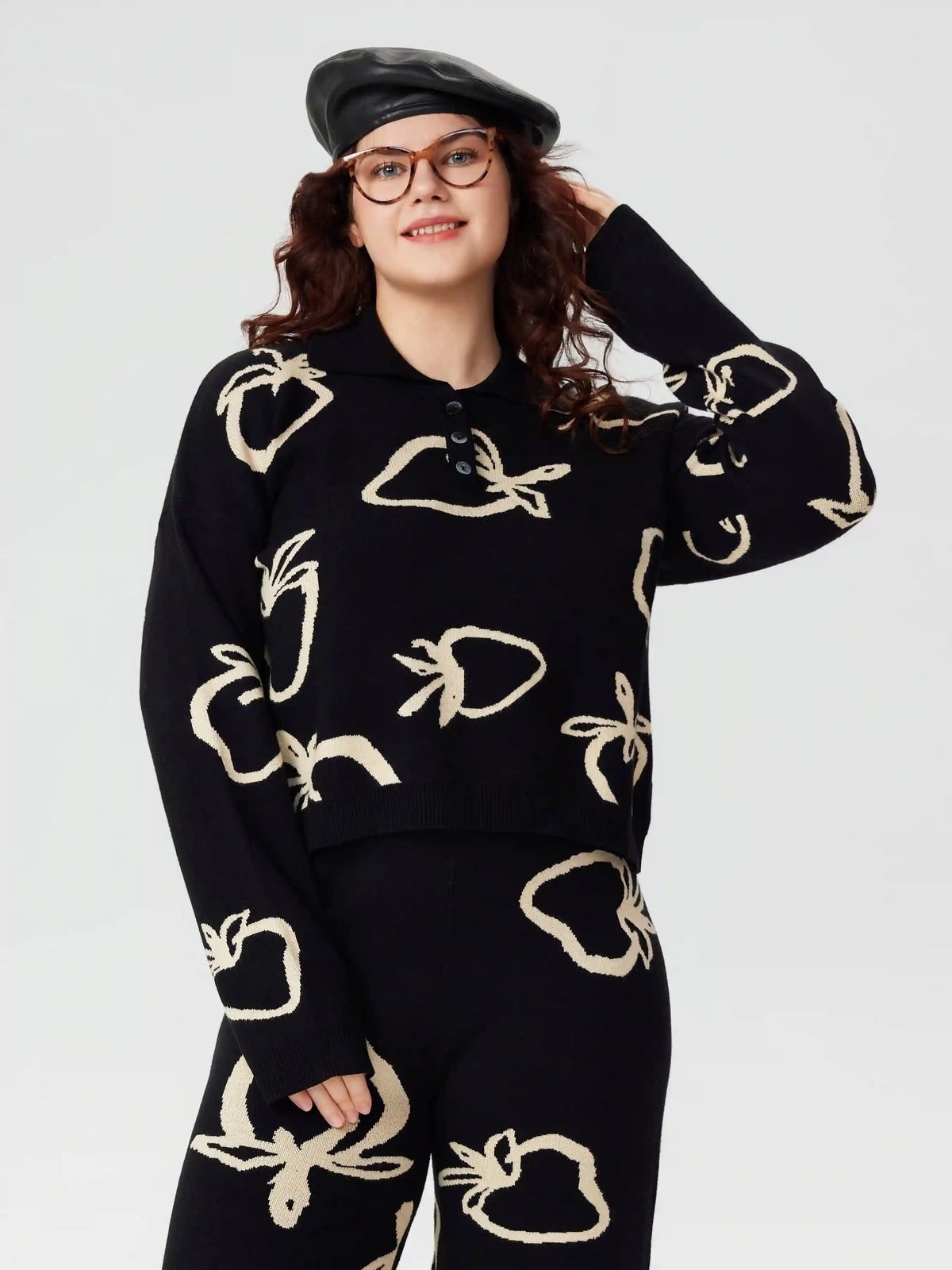 Polo Strawberry Button Knitted Sweater Curve & Plus