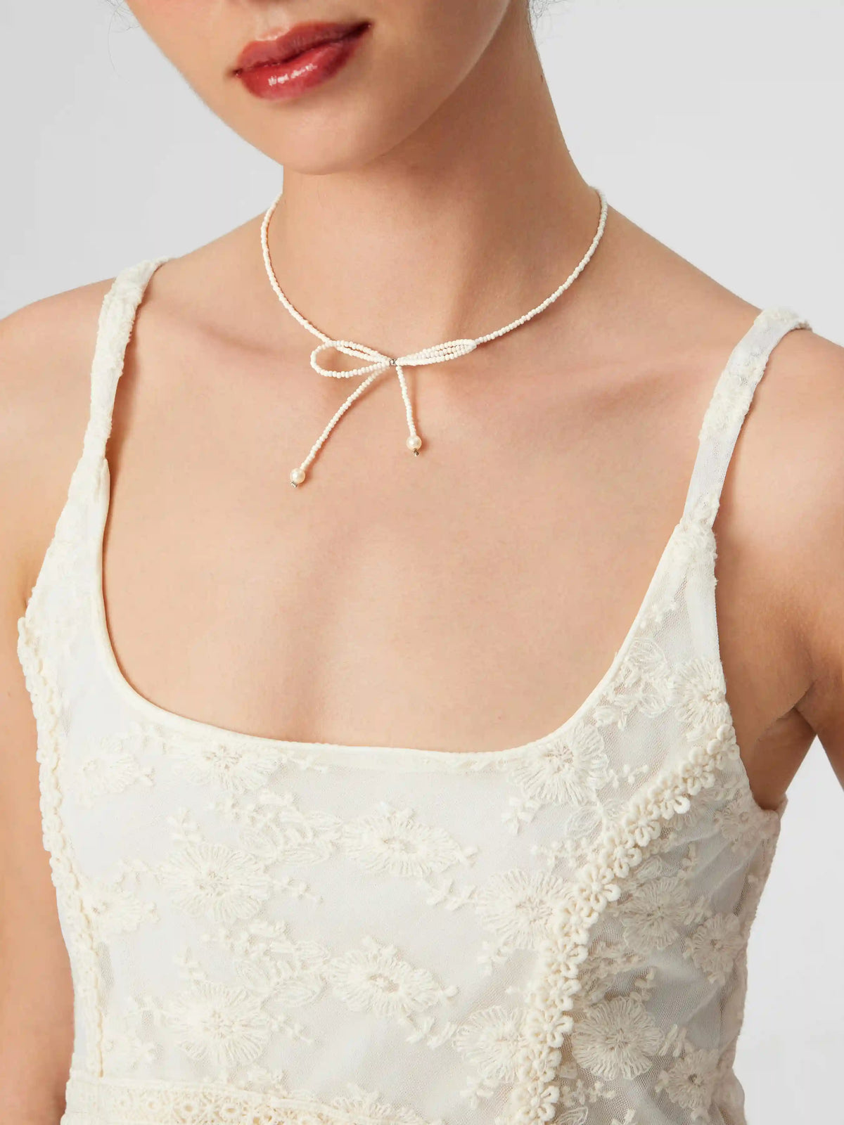 FAUX PEARL BEADED BOWKNOT CHOKER