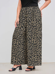 Woven Mid Rise Elastic Waist Leopard Pocket Wide Leg Trousers Curve & Plus