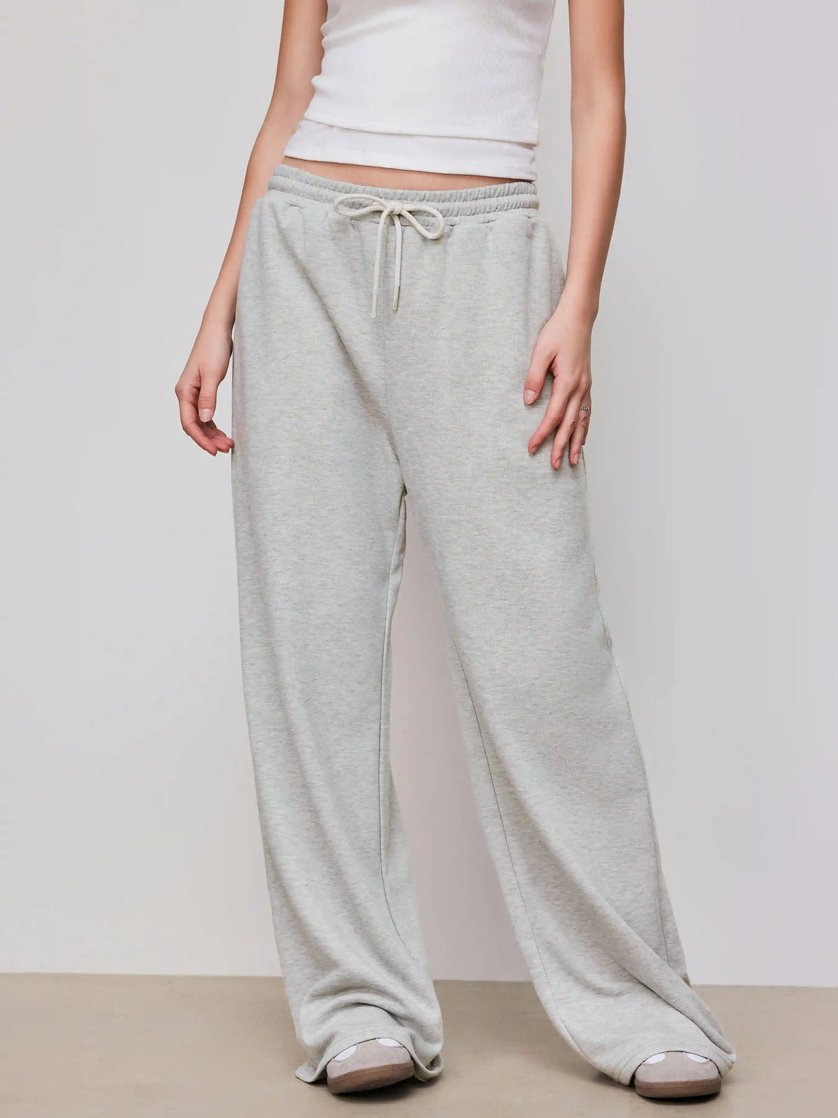 Petite Mid Rise Solid Drawstring Pocket Wide Leg Trousers
