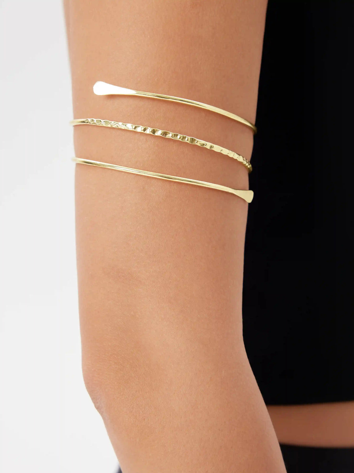 MULTI-LAYERED SPIRAL TEXTURED METALLIC ARM CUFF