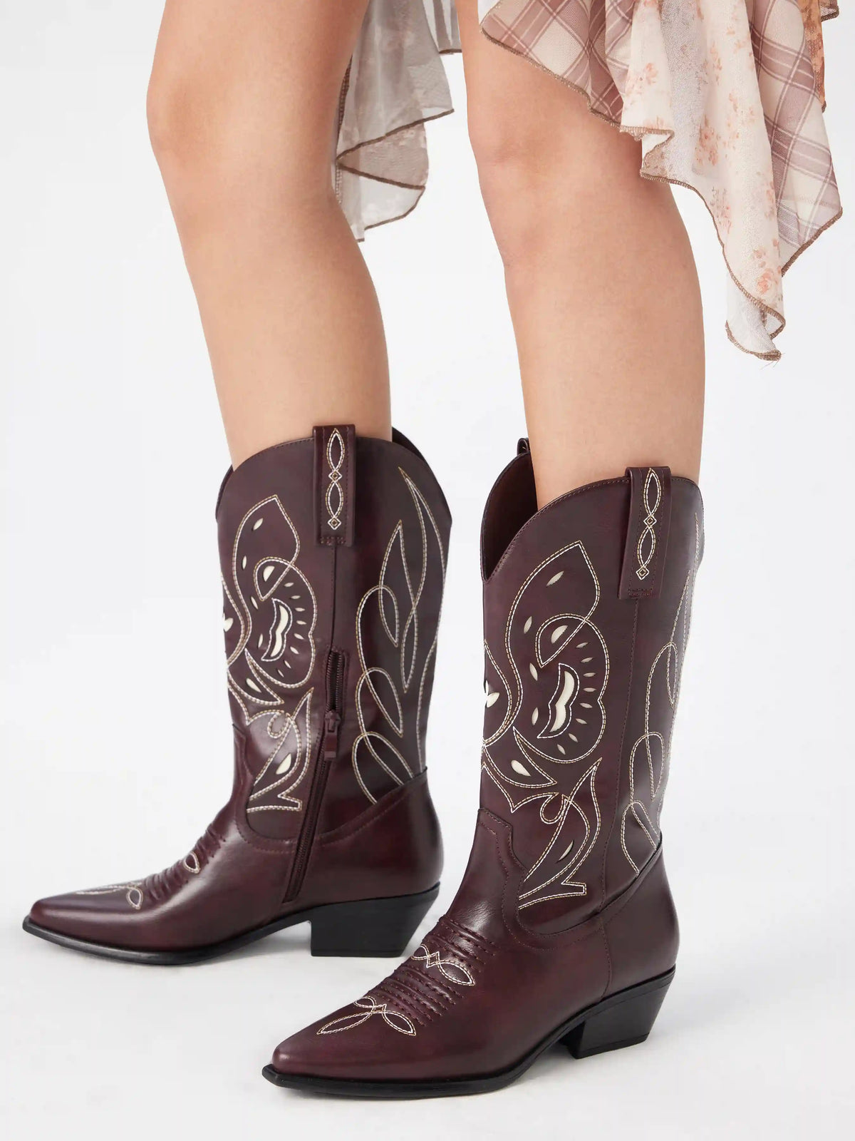 POINTED-TOE EMBROIDERED KNEE HIGH BOOTS