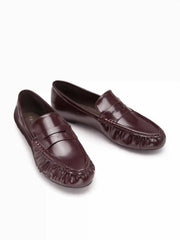 ROUND TOE PLEATED LOAFERS