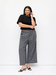 Mid Rise Plaid Pleated Wide Leg Trousers Curve & Plus