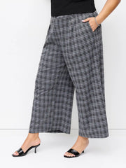 Mid Rise Plaid Pleated Wide Leg Trousers Curve & Plus