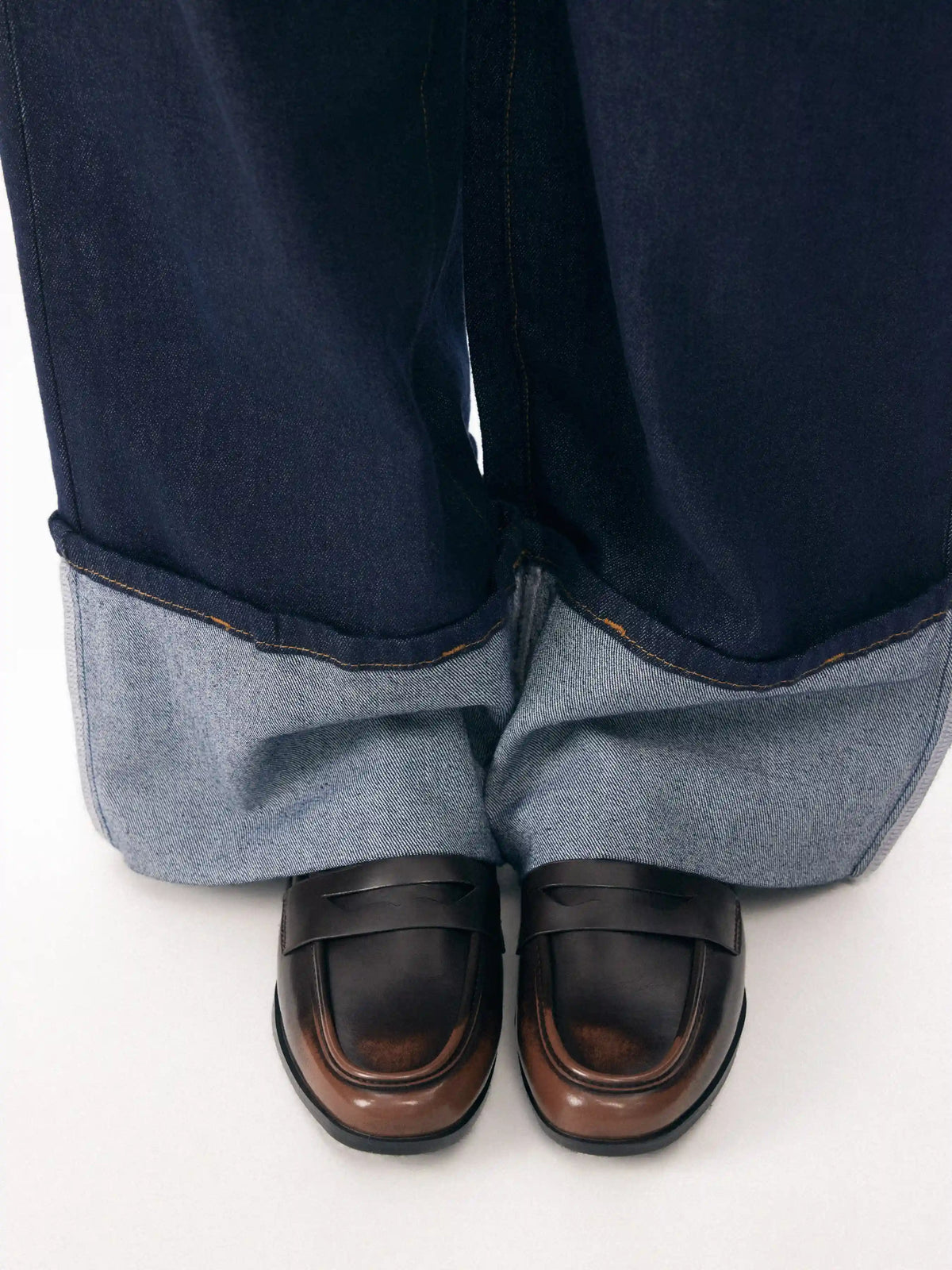 ROUND TOE LOAFERS