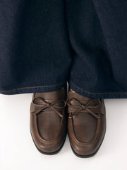 DISTRESSED BOWKNOT DECOR LOAFERS