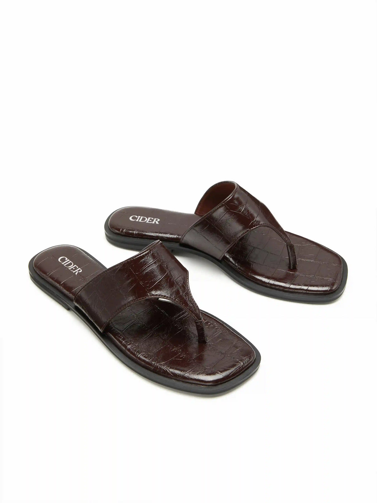 CROCODILE PATTERN FLIP-FLOP SLIPPERS