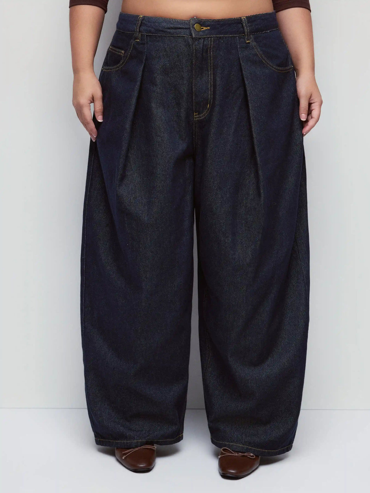 Denim Low Rise Metal Detail Barrel-leg Jeans Curve & Plus